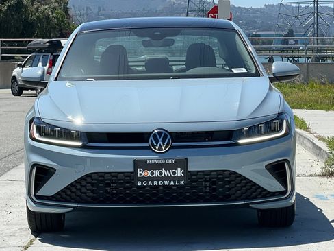 New 2026 Volkswagen Jetta SE FWD image 9