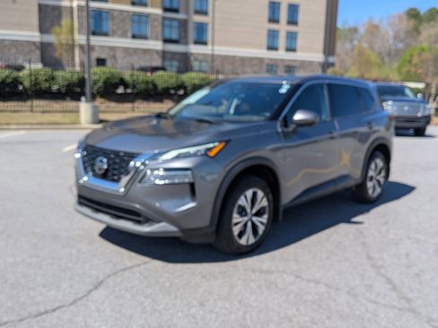 Used 2021 Nissan Rogue SV image 7