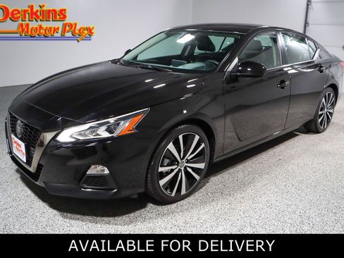 Used 2022 Nissan Altima 2.5 SR image 1