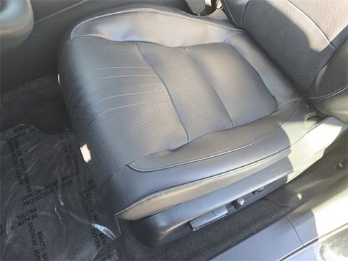 Used 2018 Honda Accord Touring image 11