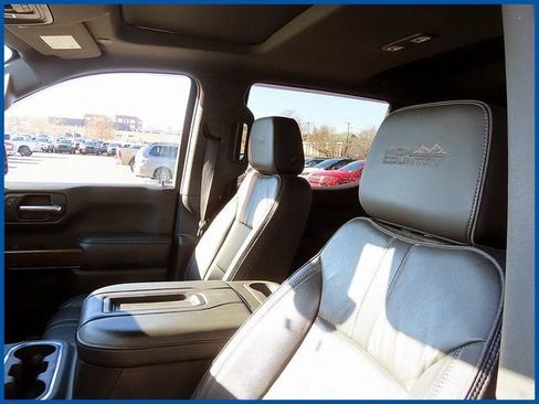 Used 2019 Chevrolet Silverado 1500 High Country w/ Technology Package image 15