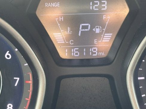 Used 2015 Hyundai Elantra SE FWD image 12