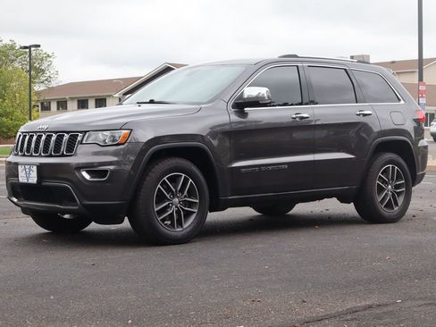 Used 2017 Jeep Grand Cherokee Limited w/ Trailer Tow Group IV AWD/4WD image 11
