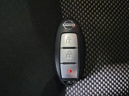 Used 2019 Nissan Pathfinder S AWD/4WD image 32