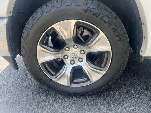 Used 2022 RAM 1500 Laramie AWD/4WD image 12