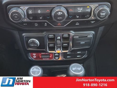 Used 2022 Jeep Wrangler Unlimited Rubicon w/ Cold Weather Group image 22