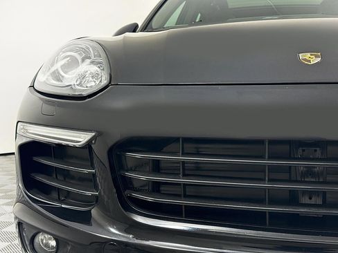 Used 2017 Porsche Cayenne Platinum Edition image 7