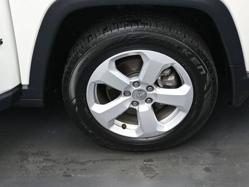 Used 2018 Jeep Compass Latitude w/ Popular Equipment Group FWD image 36
