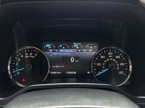 Used 2017 Ford F150 Lariat image 19