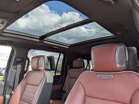 Used 2023 GMC Yukon XL Denali Ultimate AWD/4WD image 16