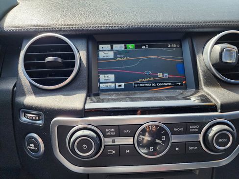 Used 2016 Land Rover LR4 HSE image 19