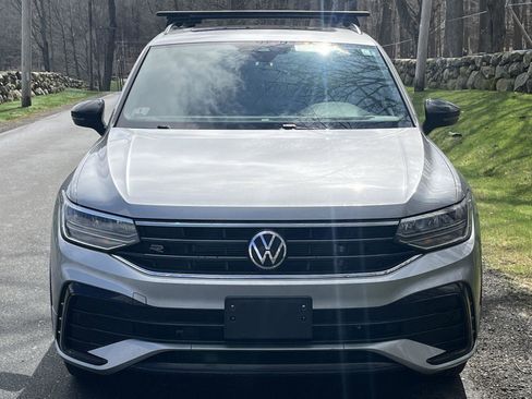 Used 2022 Volkswagen Tiguan SE R-Line image 4