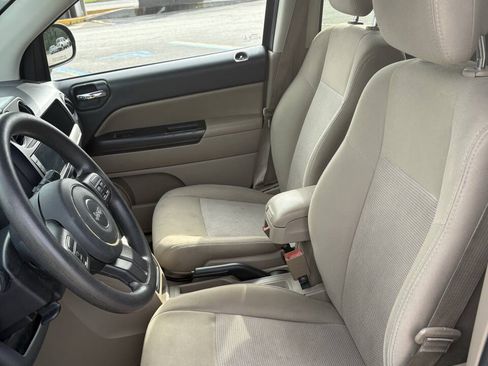 Used 2014 Jeep Compass Sport w/ Power Value Group FWD image 6