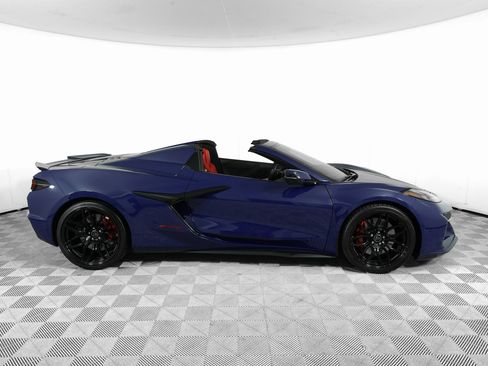 Used 2025 Chevrolet Corvette Z06 w/ Battery Protection Package image 5
