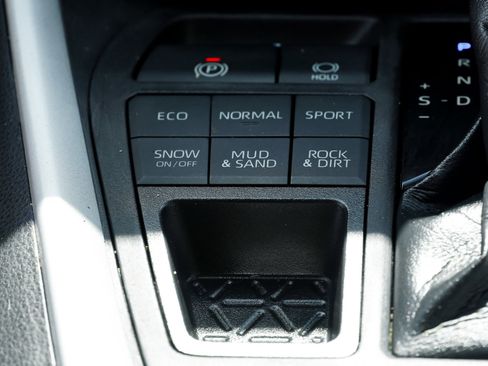 Used 2021 Toyota RAV4 XLE w/ Carpet Mat Package (TMS) AWD/4WD image 37