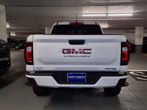 New 2026 GMC Canyon AT4 w/ AT4 Premium Package AWD/4WD image 9