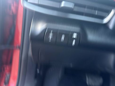 Used 2021 Hyundai Elantra SE FWD image 23