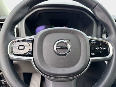 Certified 2025 Volvo XC60 B5 Plus image 29