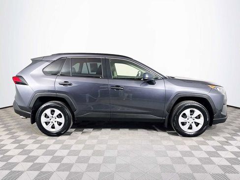 Used 2019 Toyota RAV4 LE w/ Carpet Mat Package image 4