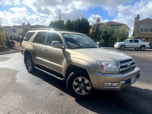 Used 2004 Toyota 4Runner SR5 image 3