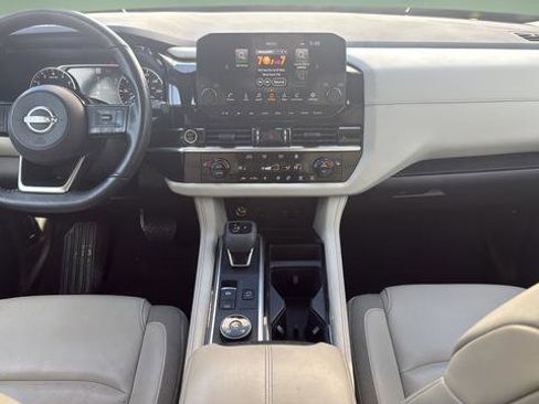 Used 2023 Nissan Pathfinder SL AWD/4WD image 7