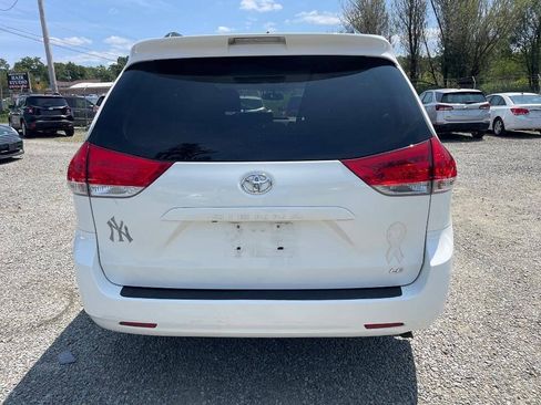 Used 2014 Toyota Sienna LE FWD image 6