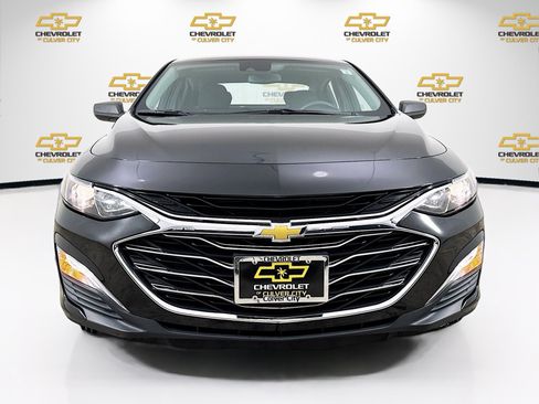 Used 2023 Chevrolet Malibu LS FWD image 2