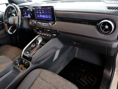 Used 2024 Chevrolet Colorado Z71 w/ Z71 Convenience Package 2 image 27