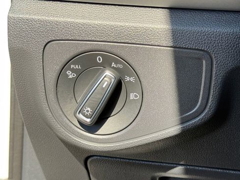 Used 2023 Volkswagen Atlas SE w/ Panoramic Sunroof Package FWD image 21