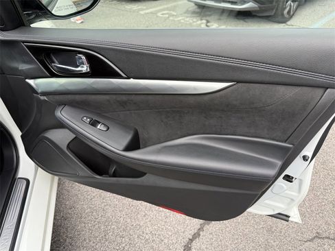 Used 2016 Nissan Maxima SR image 28