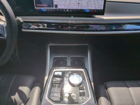 Used 2023 BMW 760i xDrive AWD/4WD image 28