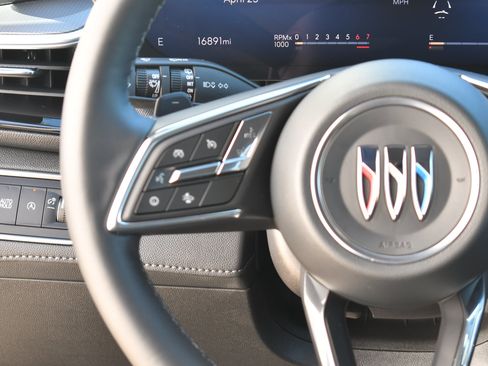 Used 2025 Buick Enclave Sport Touring FWD image 20