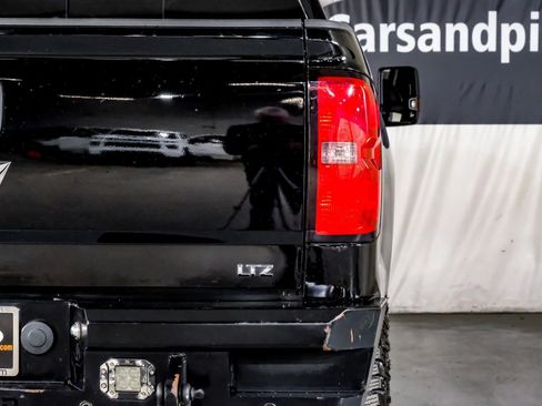 Used 2019 Chevrolet Silverado 2500 LTZ w/ Duramax Plus Package image 42