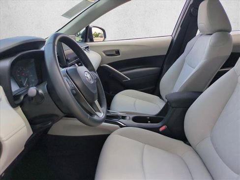 Certified 2025 Toyota Corolla Cross LE FWD image 15