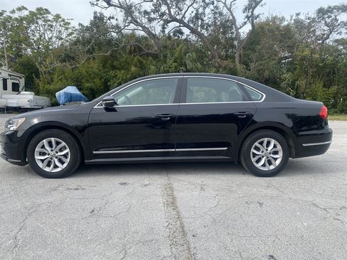 Used 2016 Volkswagen Passat 1.8T S image 4