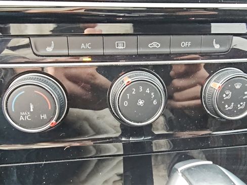 Used 2020 Volkswagen GTI S image 18