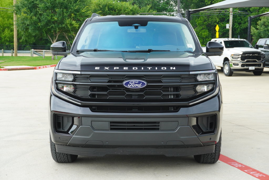 Used 2025 Ford Expedition Max Active AWD/4WD image 7