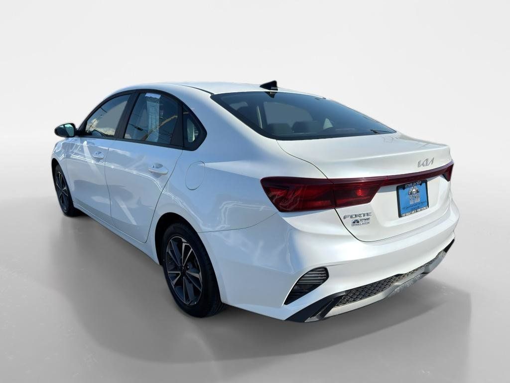 Used 2024 Kia Forte LXS FWD image 3