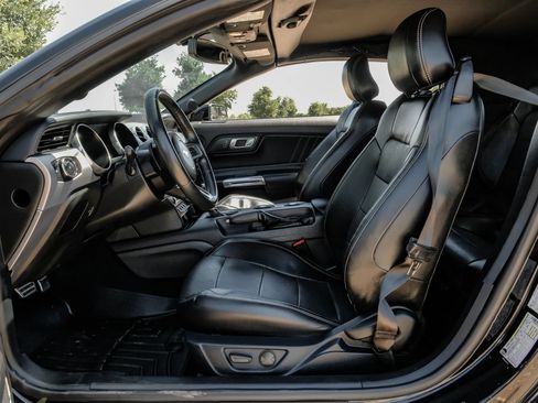 Used 2020 Ford Mustang Premium RWD image 4