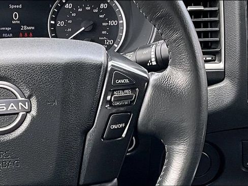 Certified 2024 Nissan Frontier SL RWD image 13
