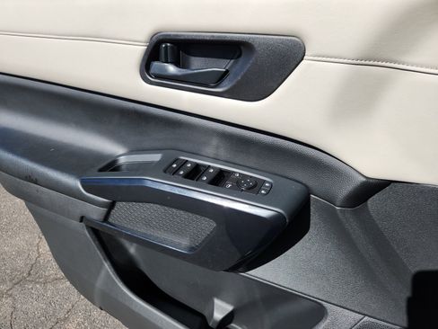 Used 2023 Nissan Pathfinder SV w/ Cargo Package image 9