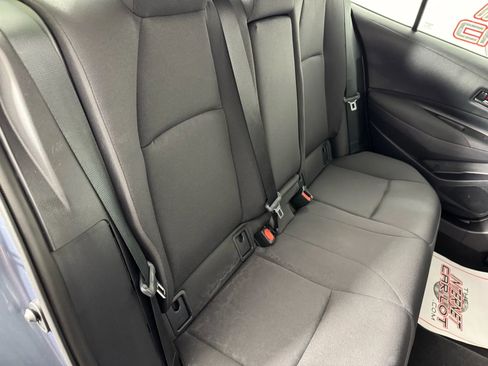 Used 2025 Toyota Corolla LE image 33