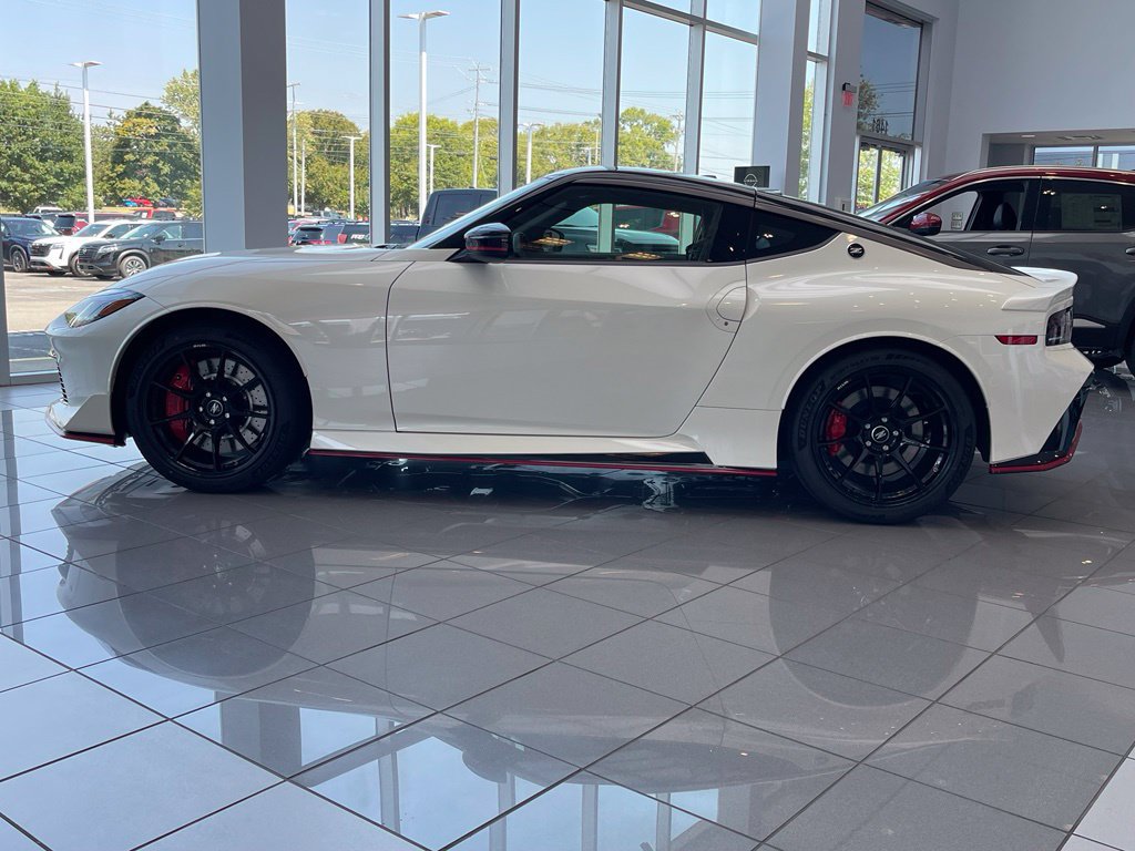 New 2027 Nissan Z NISMO RWD image 2