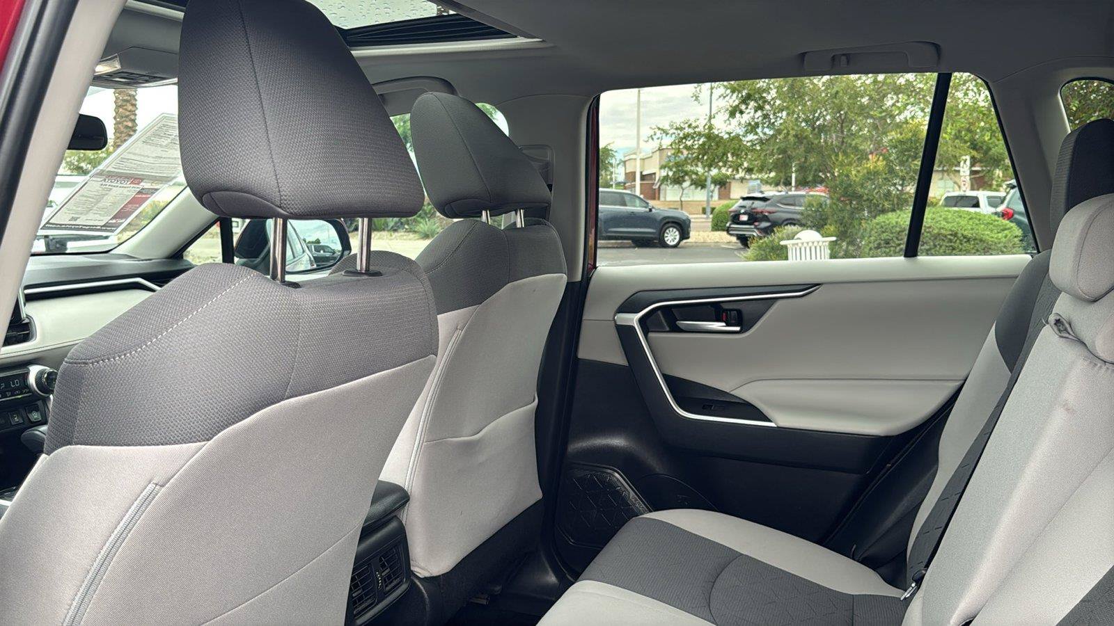 Used 2025 Toyota RAV4 XLE w/ Convenience Package FWD image 32