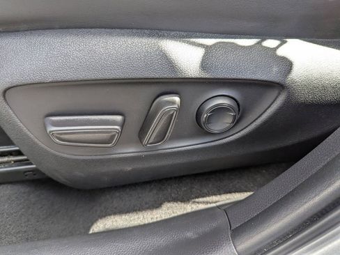 Used 2023 Toyota RAV4 XLE Premium image 18