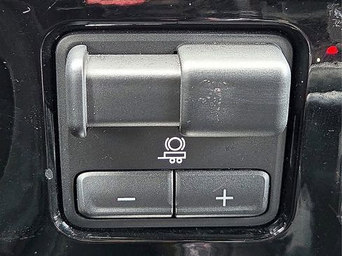 Used 2023 Chevrolet Silverado 1500 LT Trail Boss w/ Convenience Package II image 19