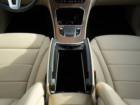 Certified 2022 Mercedes-Benz GLC 300 GLC 300 w/ Multimedia Package Lite image 30