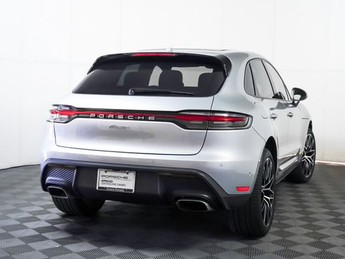 Used 2025 Porsche Macan image 10