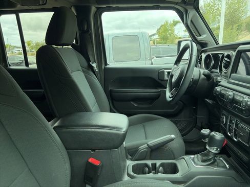 Used 2021 Jeep Wrangler Unlimited Sport AWD/4WD image 12