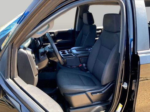 Used 2020 Chevrolet Silverado 1500 Custom w/ Custom Value Package AWD/4WD image 8